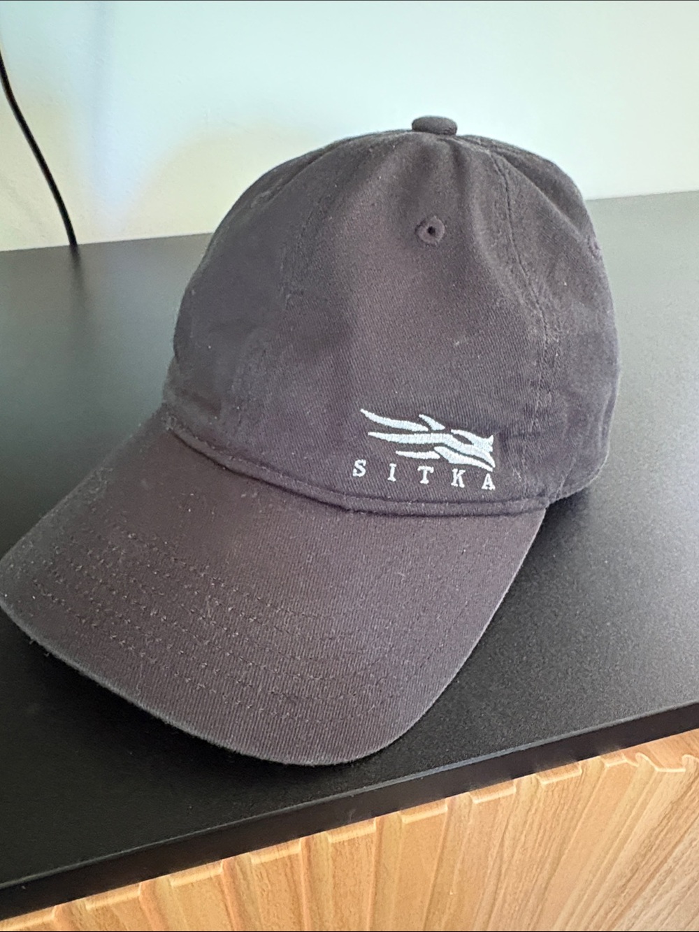 Sitka  Black Low profile fit logo  Cap